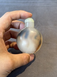 Nine Chinese jade and agate snuff bottles, 19/20th C.