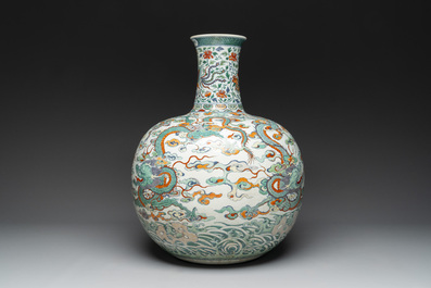 A large Chinese doucai globular 'dragon and phoenix' vase, Xuande mark, 18/19th C.