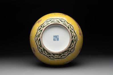 A Chinese famille rose yellow-ground 'dragon' 'tianqiu ping' vase, 20th C.
