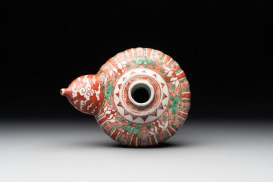 A Chinese Swatow green- and red-enamelled kendi with ornamental design, Ming
