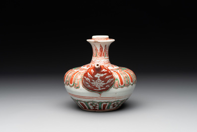 A Chinese Swatow green- and red-enamelled kendi with ornamental design, Ming