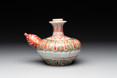 A Chinese Swatow green- and red-enamelled kendi with ornamental design, Ming