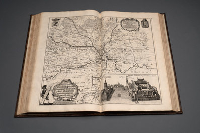 Verheerlykt Vlaandre, Flandria Illustrata, an illustrated chronicle of Flanders in three tomes and two volumes, Flanders, dated 1735