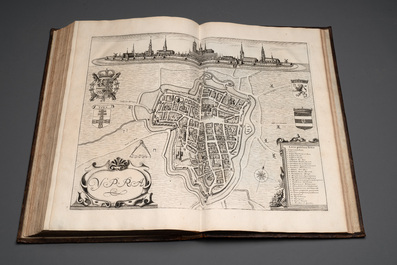 Verheerlykt Vlaandre, Flandria Illustrata, an illustrated chronicle of Flanders in three tomes and two volumes, Flanders, dated 1735