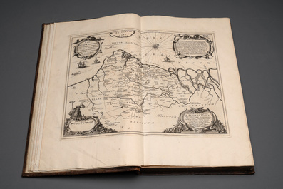 Verheerlykt Vlaandre, Flandria Illustrata, an illustrated chronicle of Flanders in three tomes and two volumes, Flanders, dated 1735
