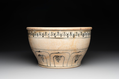 A Vietnamese or Annamese blue and white basin with floral design, 16th C.