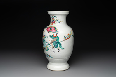 A Chinese famille rose 'warriors on horseback' vase, 18/19th C.