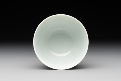 A Chinese famille rose 'orchid' cup, Tui Si Tang Zhi 退思堂製 mark, 19/20th C.