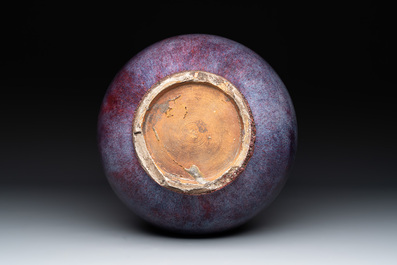 A Chinese flamb&eacute;-glazed bottle vase, 18/19th C.