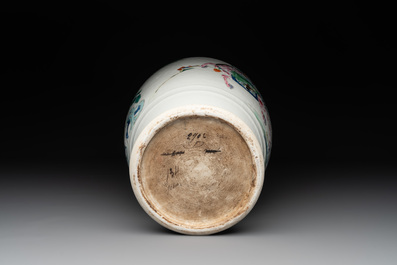 A Chinese famille rose 'warriors on horseback' vase, 18/19th C.