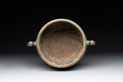 A Chinese bronze censer with 'ji 戟' handles, Zhi Xuan 致軒 mark, 17/18th C.