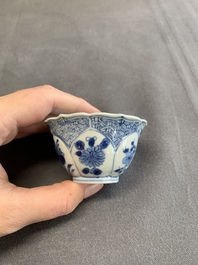 Twelve Chinese blue and white saucers and eight cups, Kangxi/Yongzheng