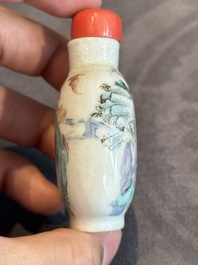 Four Chinese famille rose and verte snuff bottles, Qianlong and Tongzhi mark, 19th C.