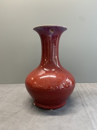 A Chinese flamb&eacute;-glazed vase, 19th C.