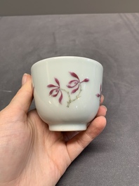 A Chinese famille rose 'orchid' cup, Tui Si Tang Zhi 退思堂製 mark, 19/20th C.