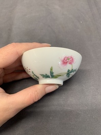 A Chinese famille rose bowl with floral design, Yongzheng mark, 20th C.