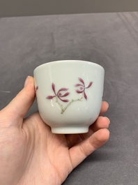 A Chinese famille rose 'orchid' cup, Tui Si Tang Zhi 退思堂製 mark, 19/20th C.