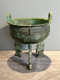 A rare Chinese archaic bronze tripod ritual food vessel, 'ding 鼎', Shang