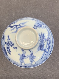 A Chinese blue and white 'figures and a phoenix' tea bowl and cover, Yongzheng