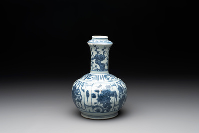 A Chinese blue and white 'kraak' porcelain kendi, Wanli
