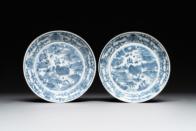 Five Chinese Swatow blue and white 'rooster' plates, Ming