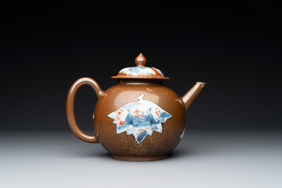 A Chinese famille rose ruby-back 'mandarin ducks' plate and a large capucin-brown-ground Imari-style teapot, 18/19th C.