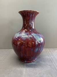 A Chinese flamb&eacute;-glazed vase, 18/19th C.