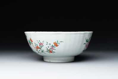 A Chinese famille rose 'pseudo-tobacco leaf' dish, a bowl and a blue and white gilt-decorated jug, Qianlong