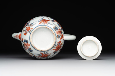 A varied collection of 22 Japanese Imari wares, 17/19th C.