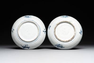 Five Chinese Swatow blue and white 'rooster' plates, Ming