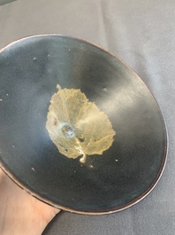 A rare Chinese Jizhou leaf-decorated conical tea bowl, Southern Song