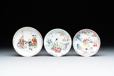 A collection of 12 pieces Chinese famille rose, vert and Imari-style cups and saucers, Yongzheng/Qianlong