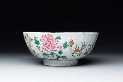 A Chinese famille rose 'pseudo-tobacco leaf' dish, a bowl and a blue and white gilt-decorated jug, Qianlong
