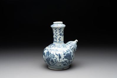 A Chinese blue and white 'kraak' porcelain kendi, Wanli