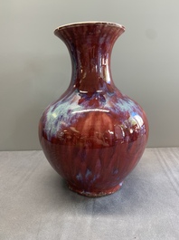 A Chinese flamb&eacute;-glazed vase, 18/19th C.