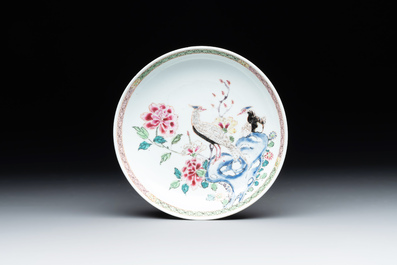 A collection of 12 pieces Chinese famille rose, vert and Imari-style cups and saucers, Yongzheng/Qianlong