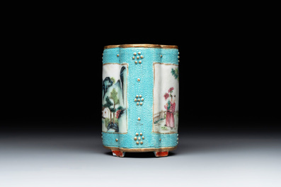 A small Chinese famille rose turquoise-ground brush pot, Qianlong mark, 19th C.