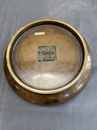 A large Chinese bronze censer, Xuande mark, 17/18th C.
