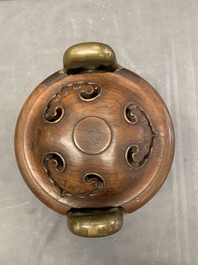 A Chinese gold-splashed bronze censer with wooden cover, Xuande mark, 17/18th C.