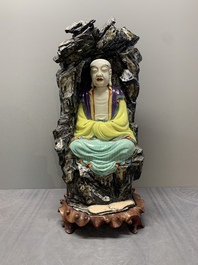 A Chinese polychrome-glazed group with Vanavasin, Qianlong mark, 19th C.