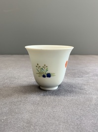 A pair of fine Chinese doucai wine cups, Jie Mei Ya Zhi 介眉雅製 mark, 19th C.