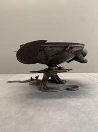 A Japanese copper, bronze and pewter Ikebana vessel, signed Kimura Toun 木村渡雲, Meiji, 19th C.