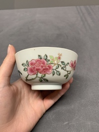 A pair of fine Chinese famille rose cups and saucers with floral design, Yongzheng