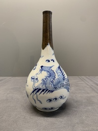 Two Chinese blue and white 'Bleu de Hue' vases with a phoenix for the Vietnamese market, Tho 壽 and Nội phủ thị nam 內府侍南 mark, 19th C.