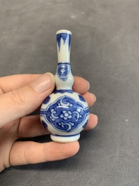 A varied collection of 13 Chinese famille rose, blue and white wares, Transitional period/19th C.