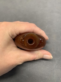 Four Chinese Peking glass, agate and jade snuff bottles, 19/20th C.