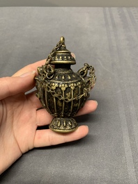 A collection of seven Chinese snuff bottles, 19/20th C.