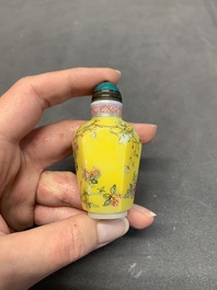 Three Chinese famille rose snuff bottles and two painted glass snuff bottles, Qianlong and Jujiutang mark, 19/20th C.