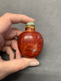 Four Chinese Peking glass, agate and jade snuff bottles, 19/20th C.