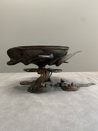 A Japanese copper, bronze and pewter Ikebana vessel, signed Kimura Toun 木村渡雲, Meiji, 19th C.